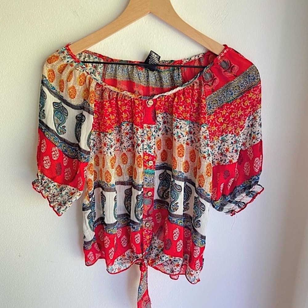 Rue 21 bohemian flowy multicolored paisley crop blouse top - size S